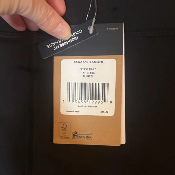 The North Face women’s Black Leggings - Picture 2 of 4